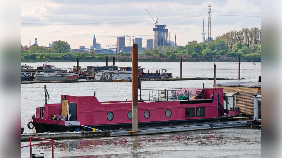 Houseboats in Moorfleet district of Hamburg