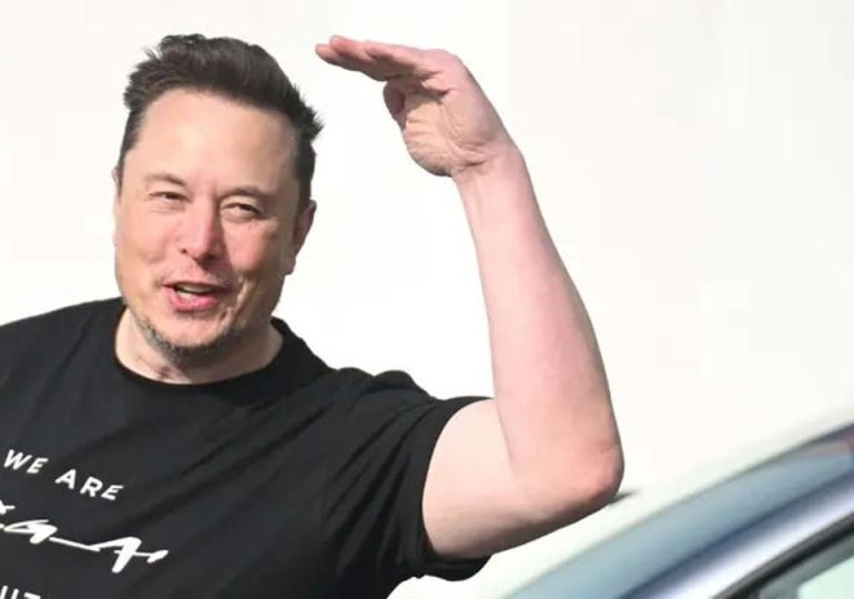 Conservative Brazilians laud Elon Musk at rally in support of Bolsonaro