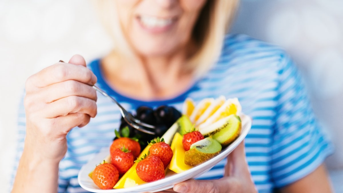 Healthy eating in middle age has this key longevity benefit